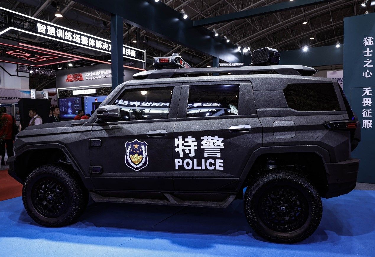 Modeling is more domineering. Look at the special police version of "Warrior 917" pioneer chariot.